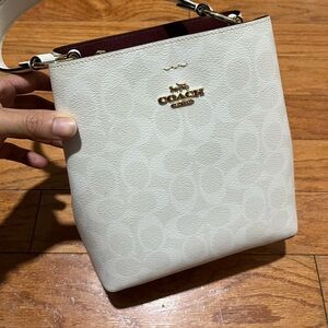 Coach Small Town Bucket Bag Crossbody Signature Canvas Chalk White 2312